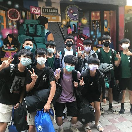 Hostel Mydeer Backpacker Tainan Exterior foto