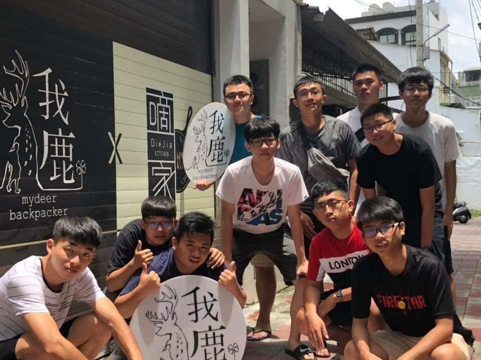 Hostel Mydeer Backpacker Tainan Exterior foto