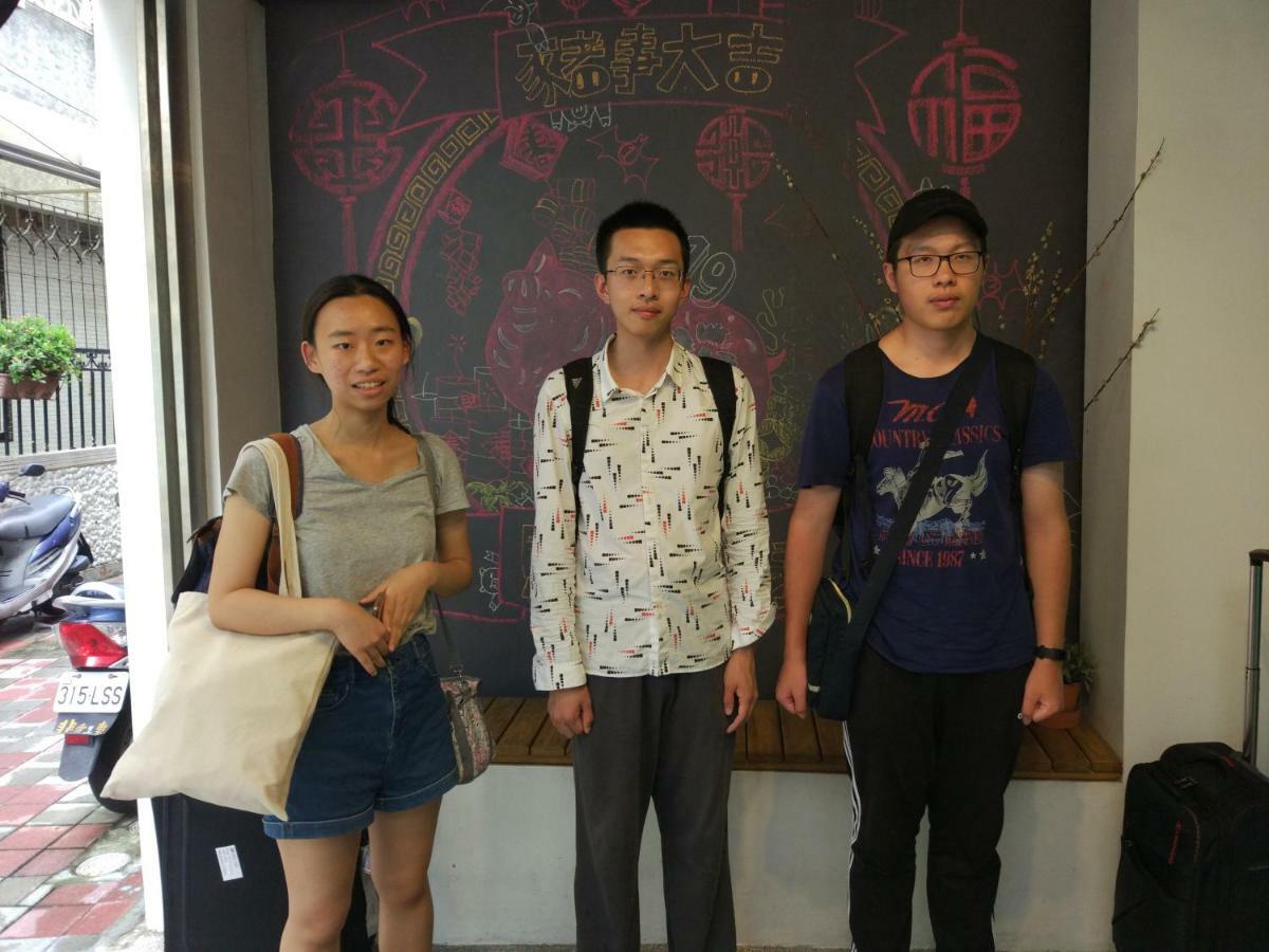 Hostel Mydeer Backpacker Tainan Exterior foto