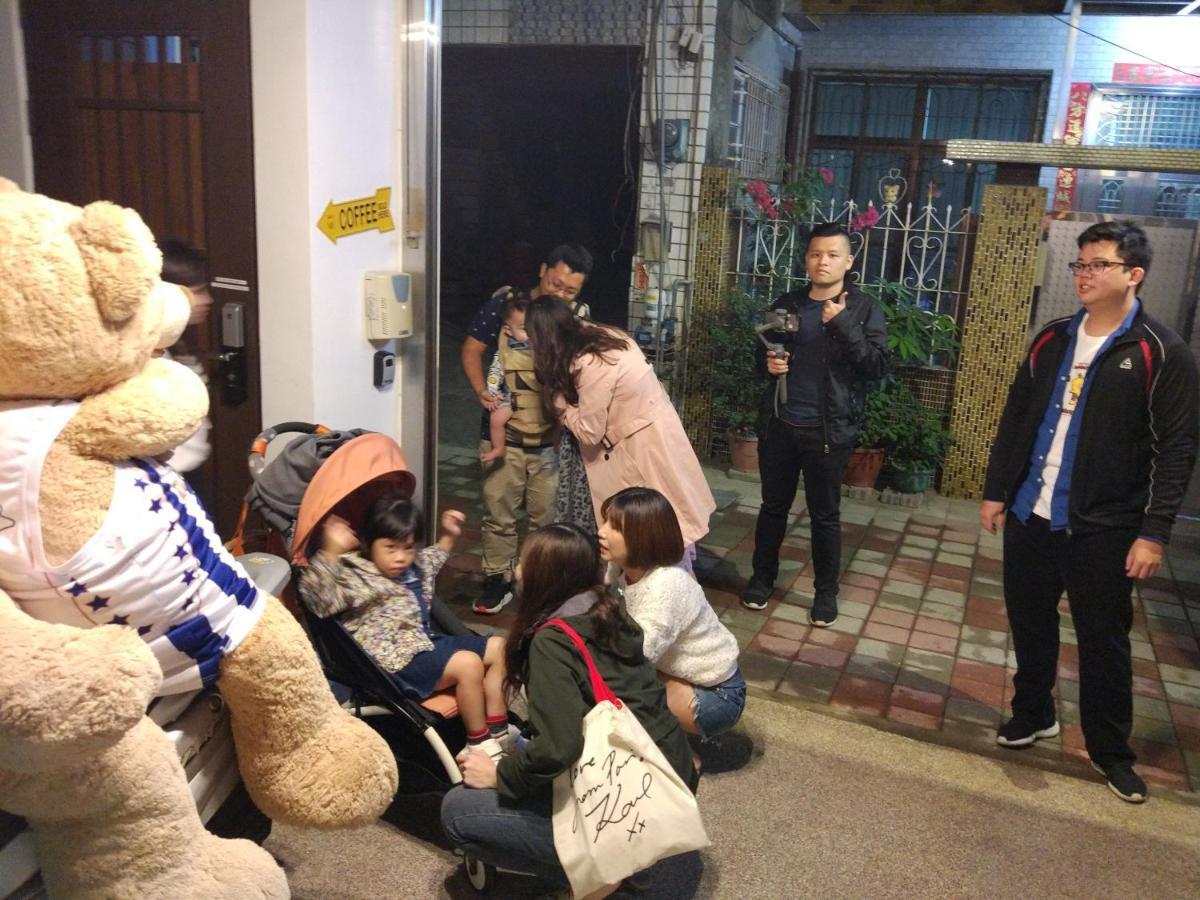 Hostel Mydeer Backpacker Tainan Exterior foto